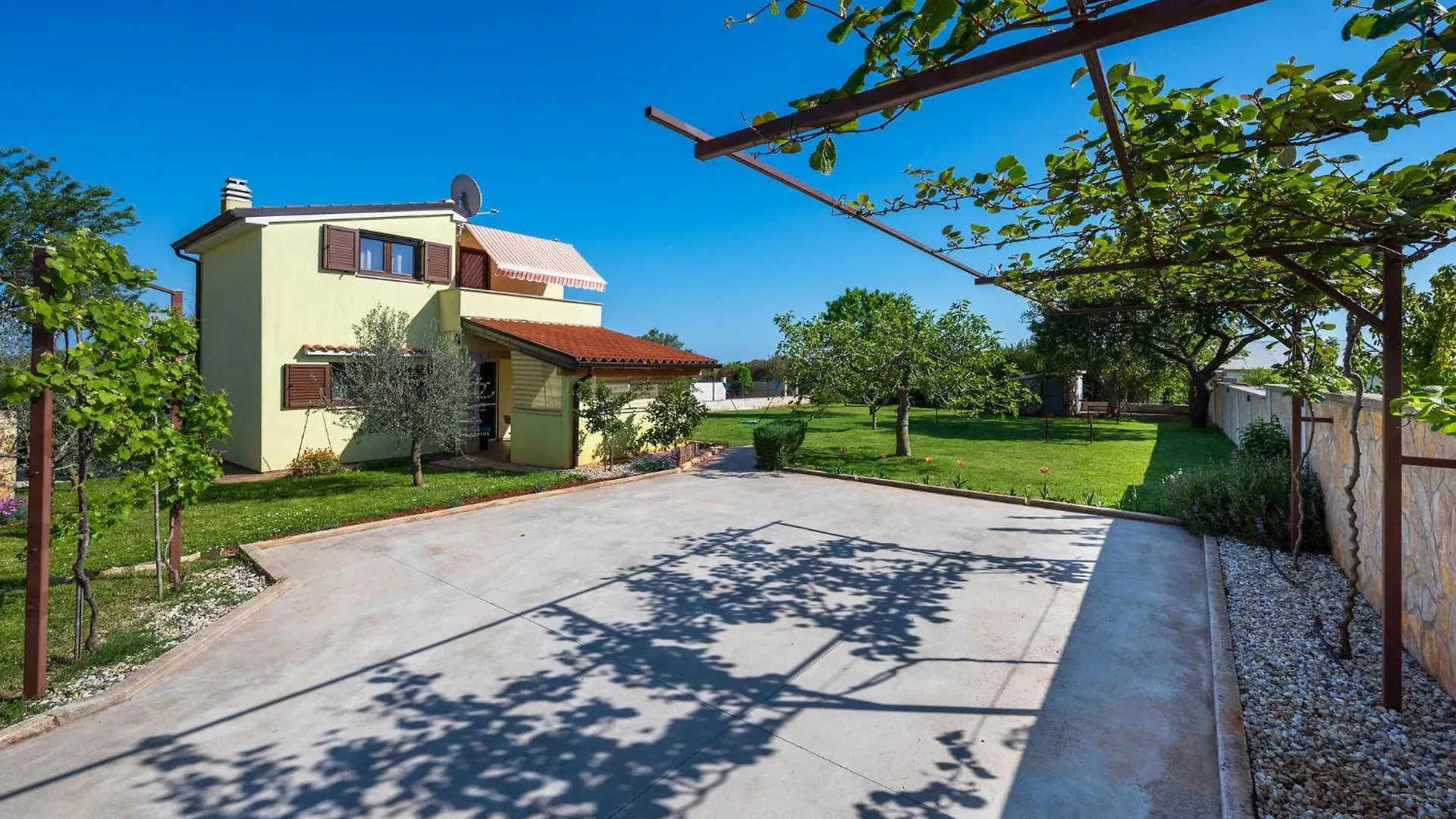2 Bedroom Cozy Home In Pula